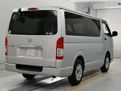 TOYOTA REGIUS VAN