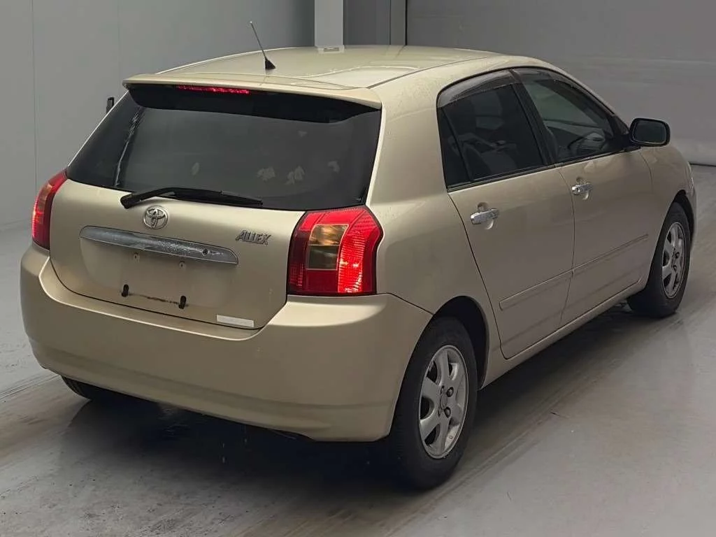 Toyota Allex  с аукциона в Японии