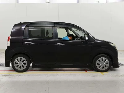 TOYOTA SPADE