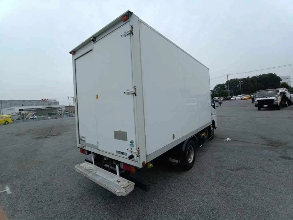 Mitsubishi Fuso Canter  с аукциона в Японии