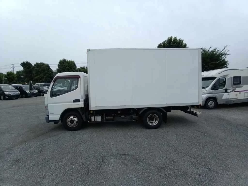 Mitsubishi Fuso Canter  с аукциона в Японии