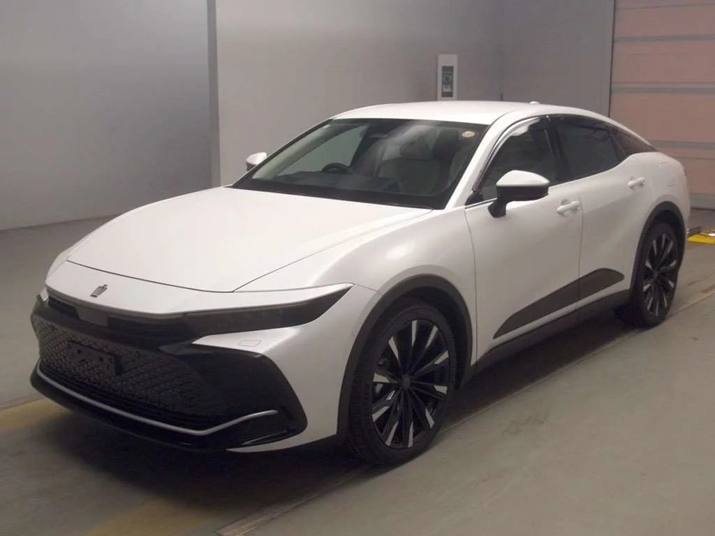 Toyota Crown Crossover  с аукциона в Японии