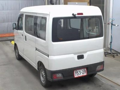 TOYOTA PIXIS VAN