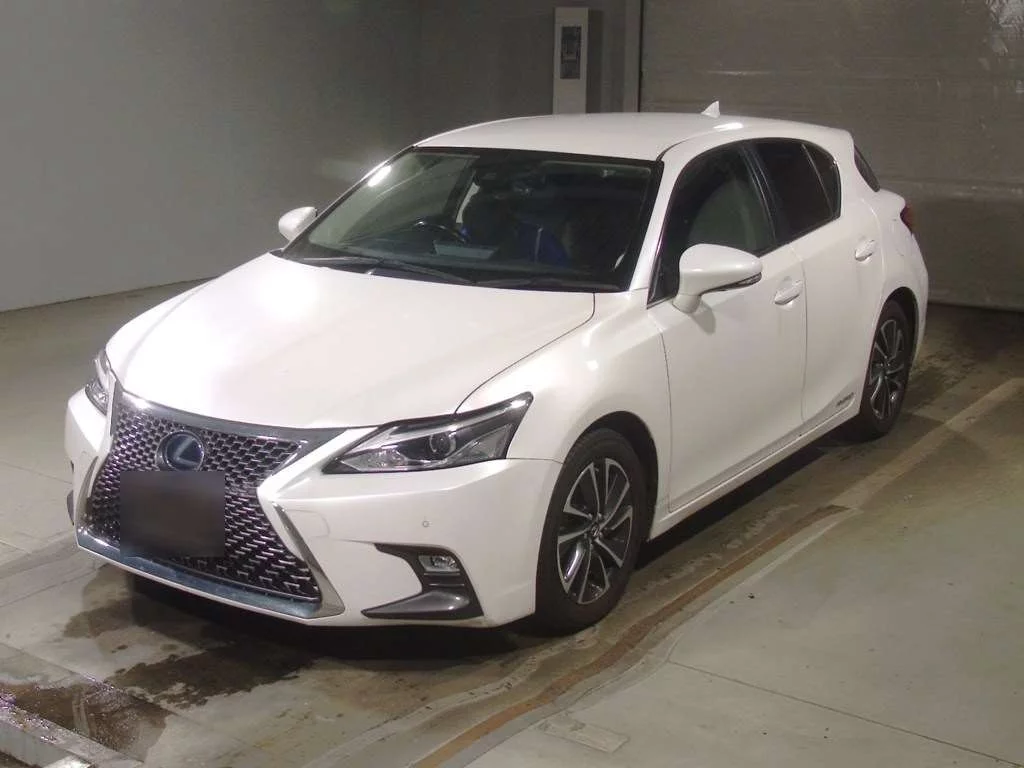 Lexus CT200h  с аукциона в Японии