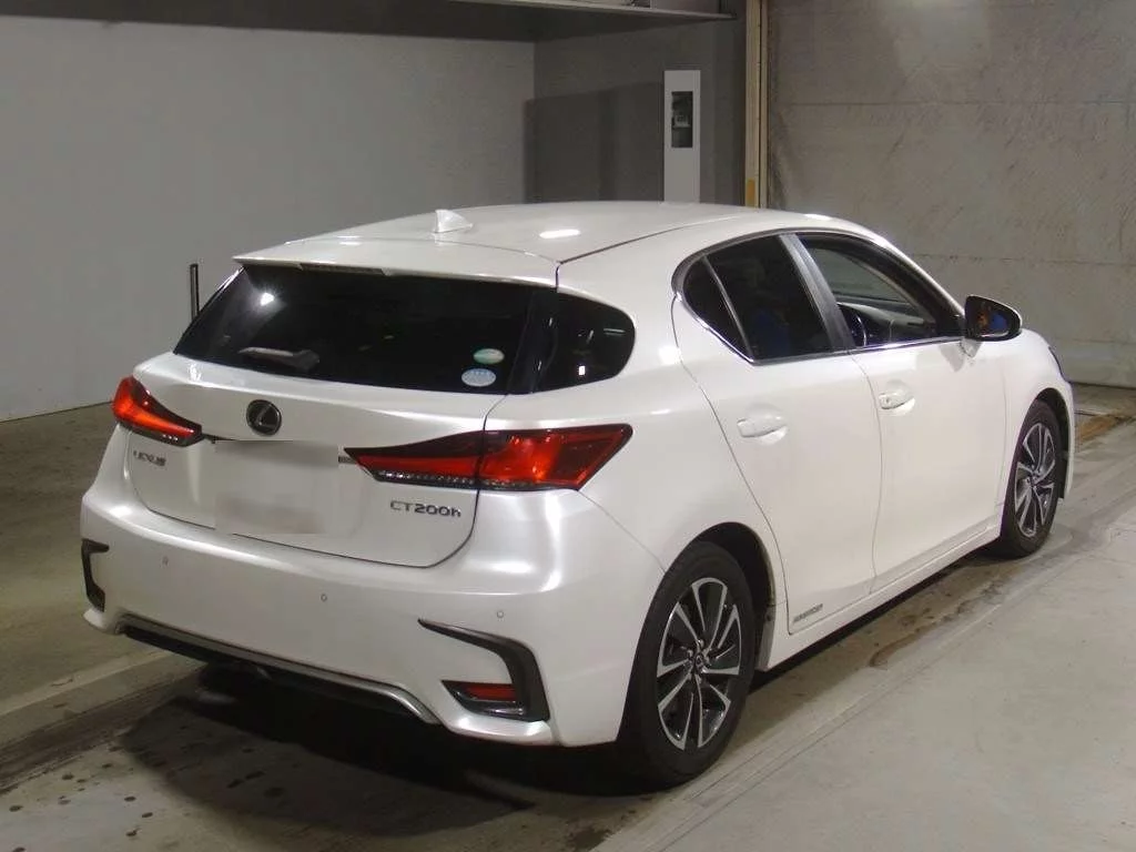 Lexus CT200h  с аукциона в Японии