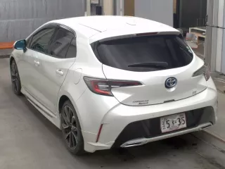 Цена авто Toyota Corolla Hatchback с аукционов Японии, номер кузова ZWE211H, пробег 50 000, оценка 8