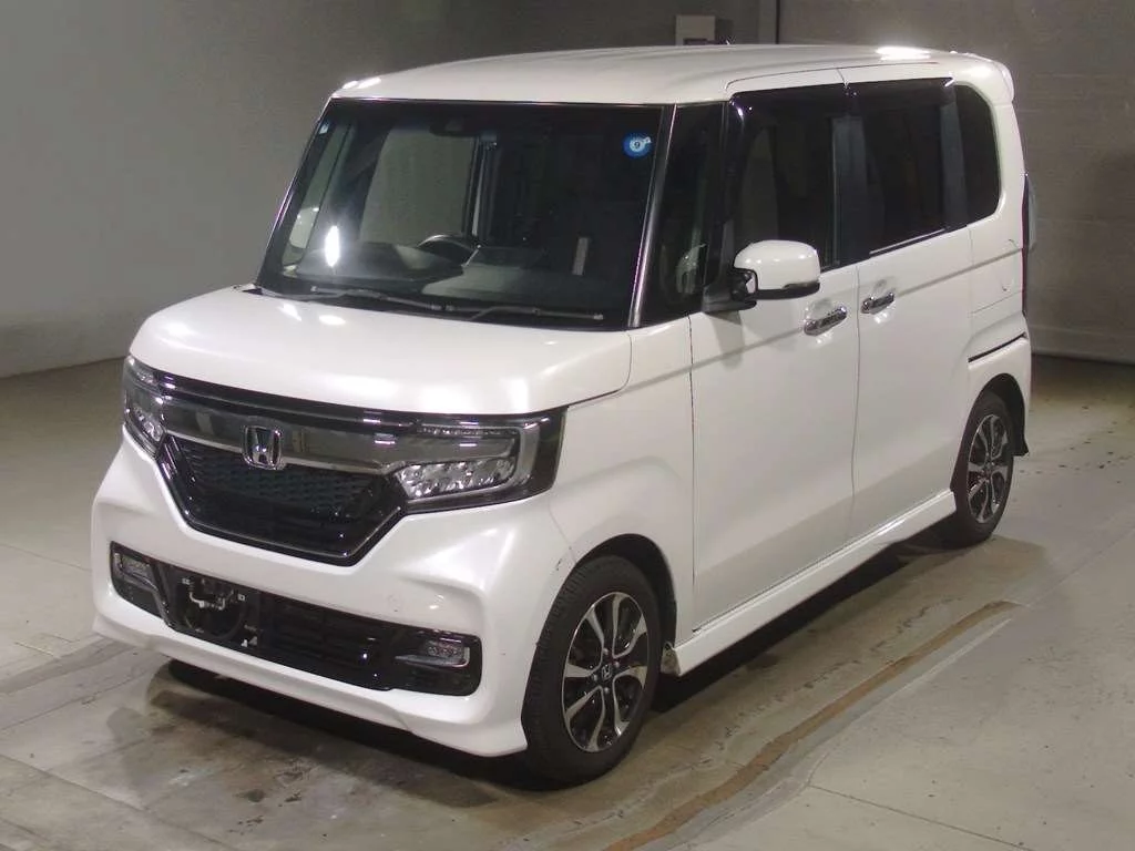 Honda N BOX CUSTOM  с аукциона в Японии