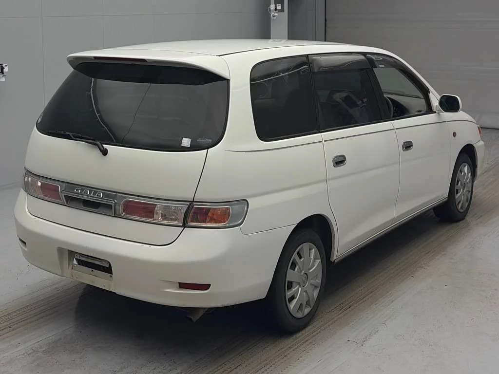 Toyota Gaia  с аукциона в Японии