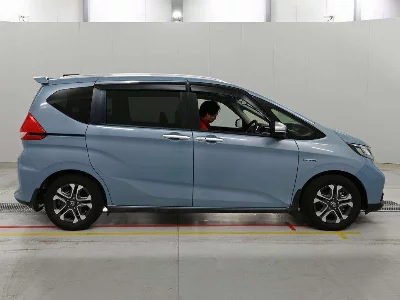 Honda FREED + HYBRID
