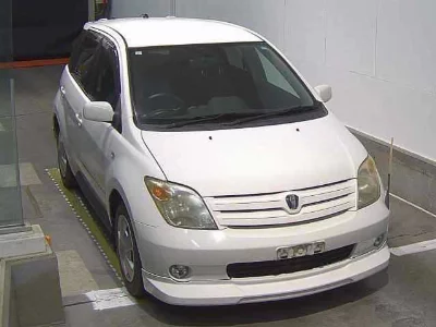 TOYOTA IST
