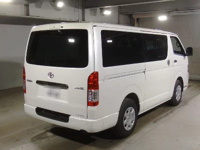 TOYOTA HIACE VAN