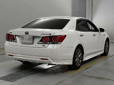 Toyota CROWN HYBRID