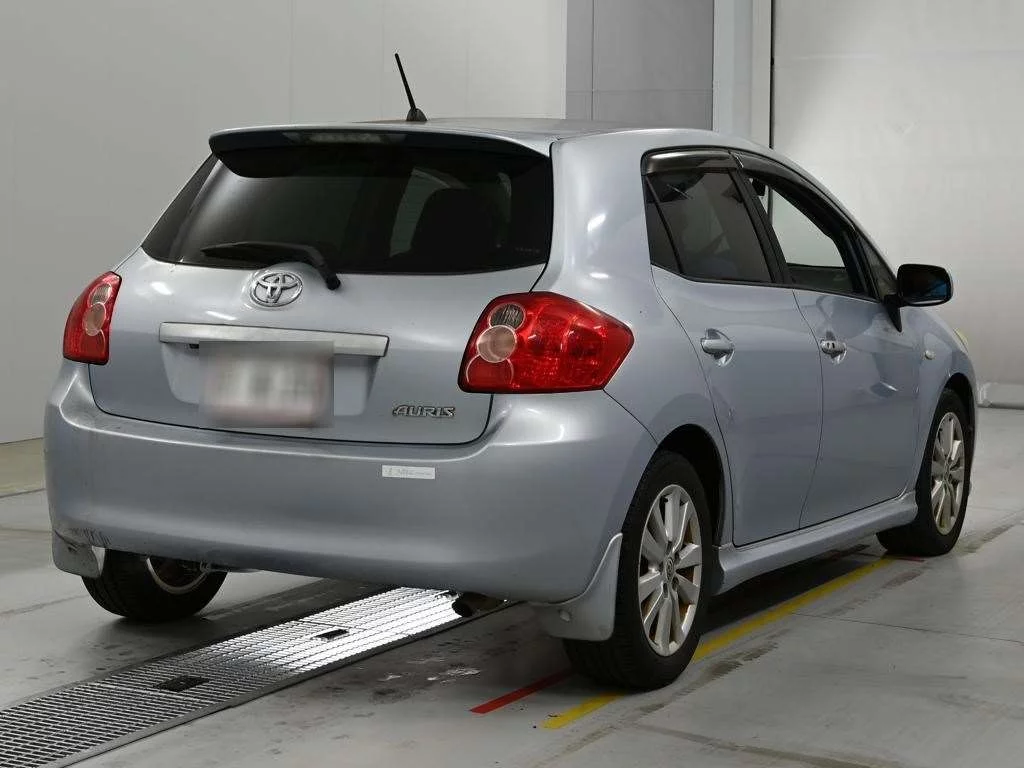 Toyota Auris  с аукциона в Японии