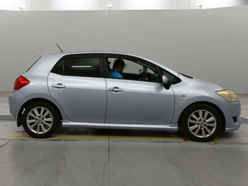 Toyota Auris  с аукциона в Японии