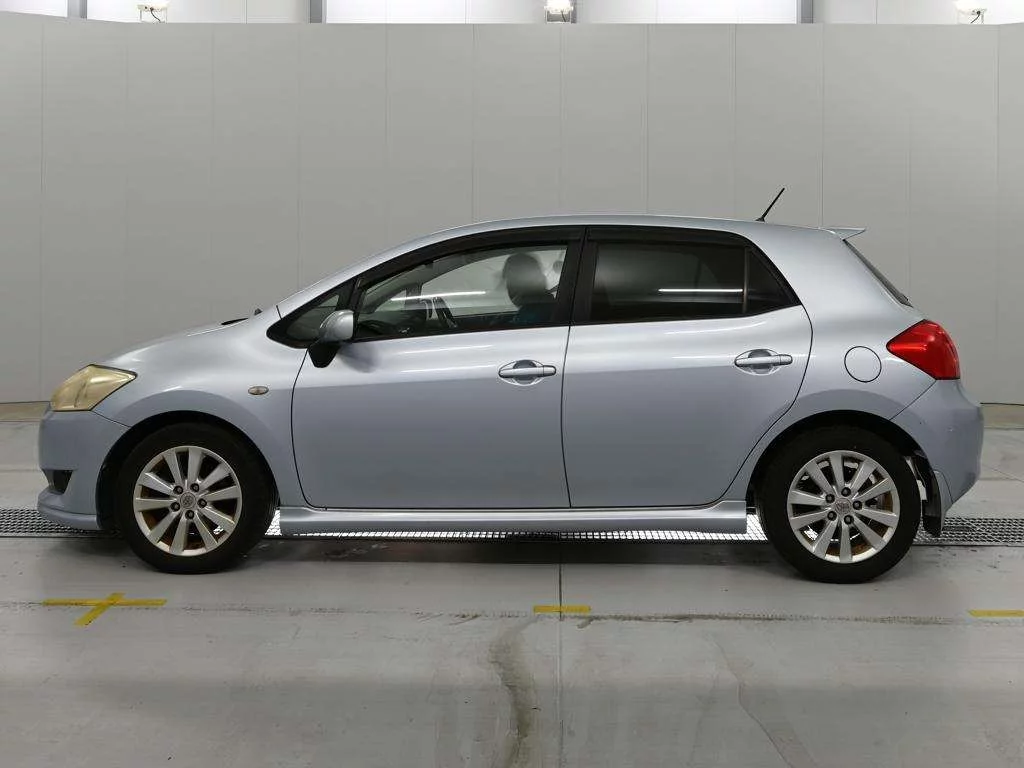 Toyota Auris  с аукциона в Японии