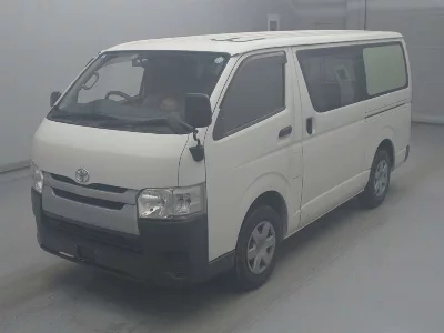 TOYOTA REGIUS VAN