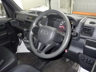 TOYOTA PIXIS VAN