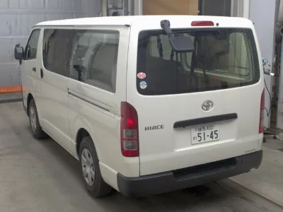 TOYOTA HIACE VAN