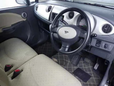 DAIHATSU MOVE LATTE