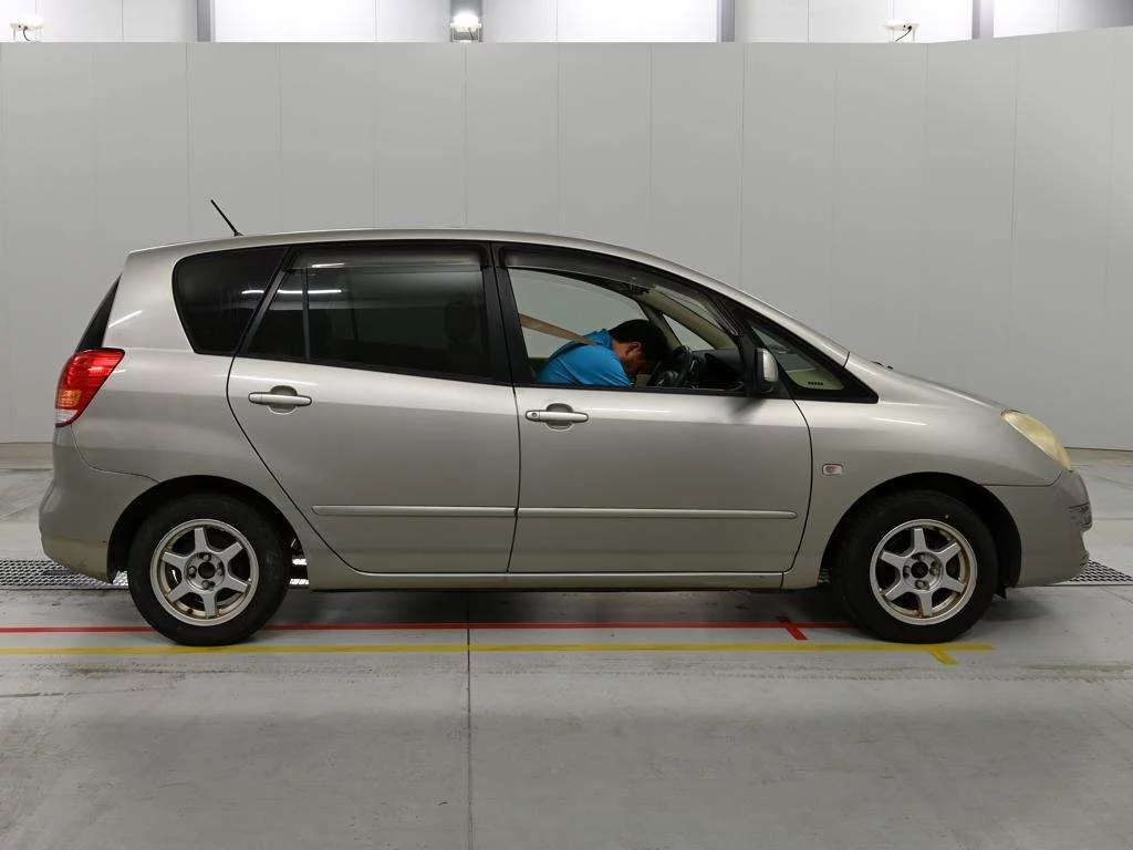 Toyota Corolla Spacio  с аукциона в Японии