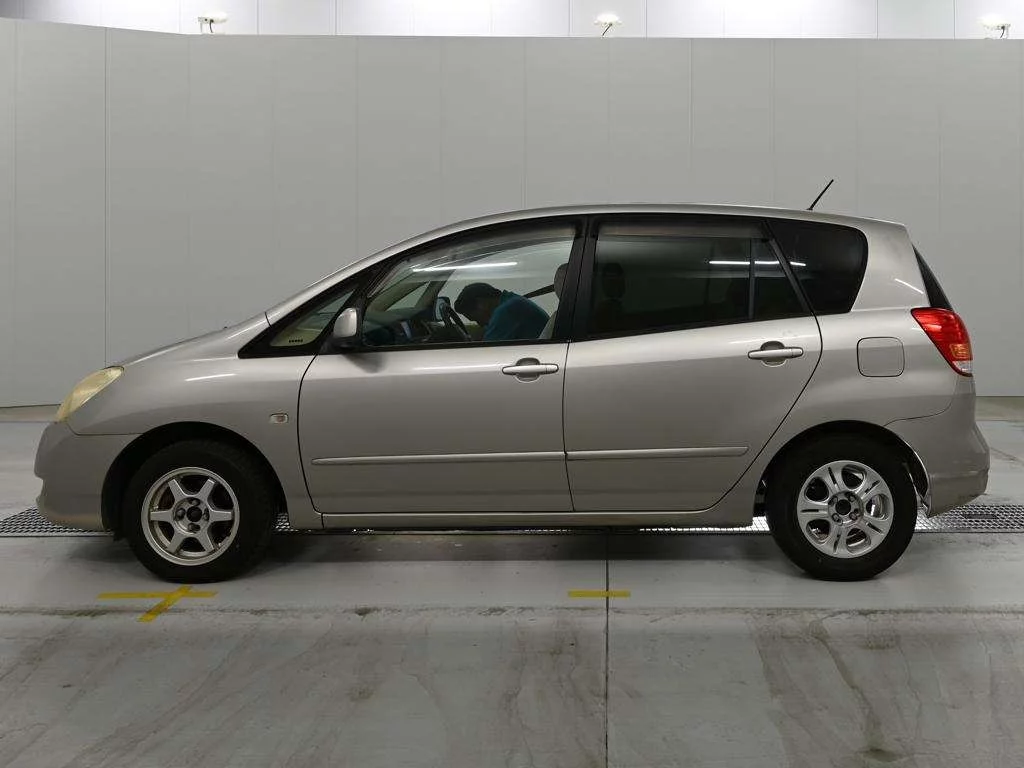 Toyota Corolla Spacio  с аукциона в Японии