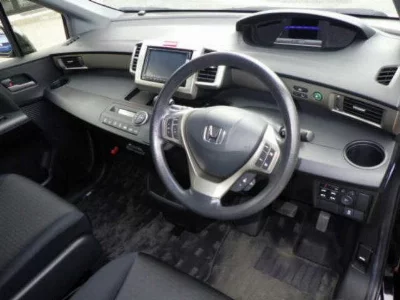 HONDA FREED SPIKE