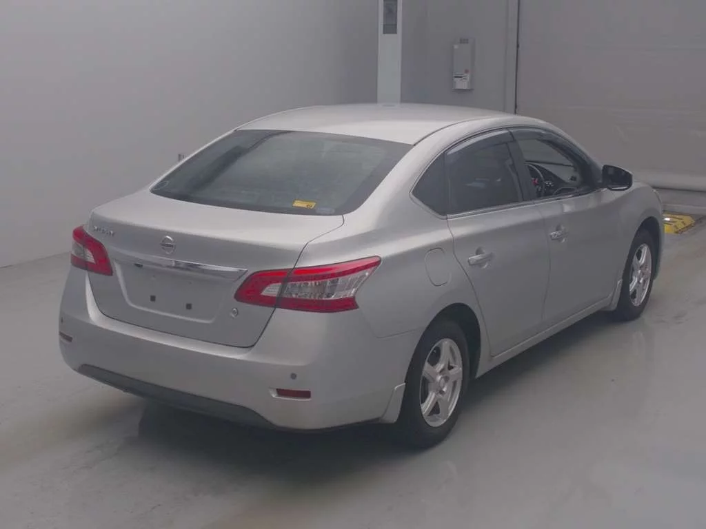Nissan Sylphy  с аукциона в Японии