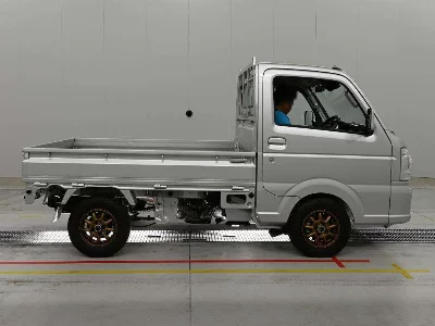 Nissan NT100 Clipper