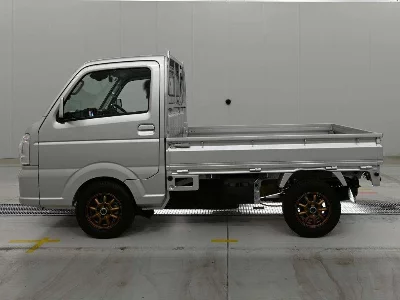 Nissan NT100 Clipper