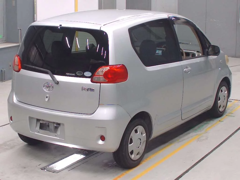 Toyota Porte  с аукциона в Японии