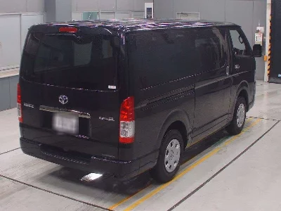 TOYOTA HIACE VAN