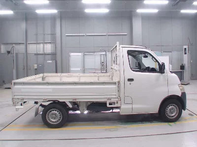 TOYOTA LITE ACE TRUCK