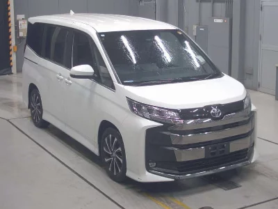 TOYOTA NOAH