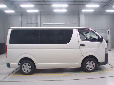 TOYOTA REGIUS VAN