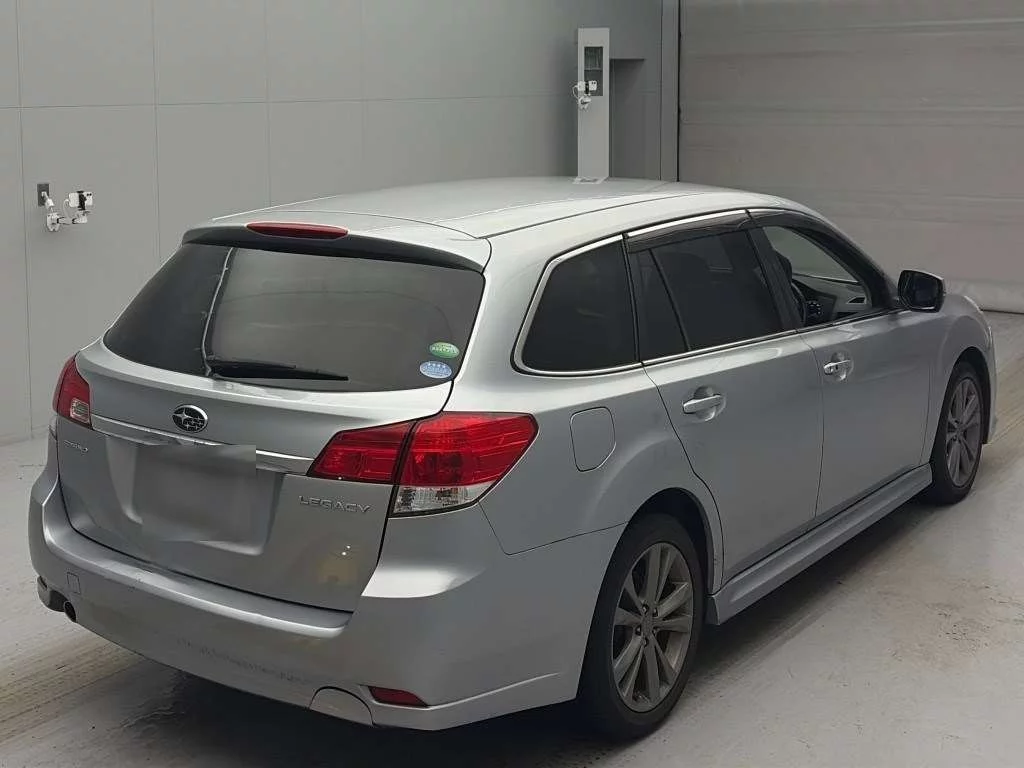 Subaru Legacy  с аукциона в Японии