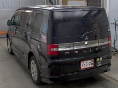 Mitsubishi Delica D:5
