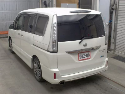 NISSAN SERENA