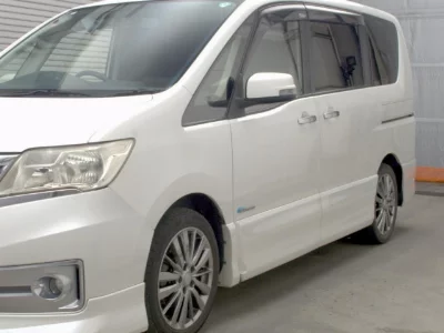 NISSAN SERENA