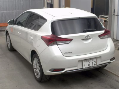 TOYOTA AURIS