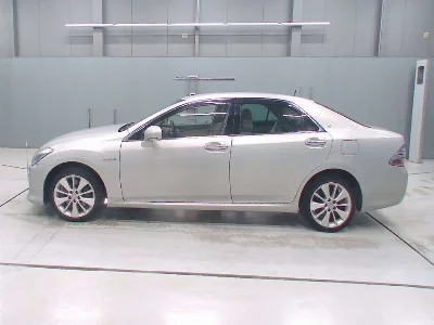 TOYOTA CROWN HYBRID