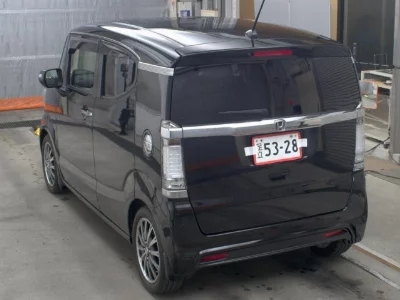 HONDA N-BOX SLASH