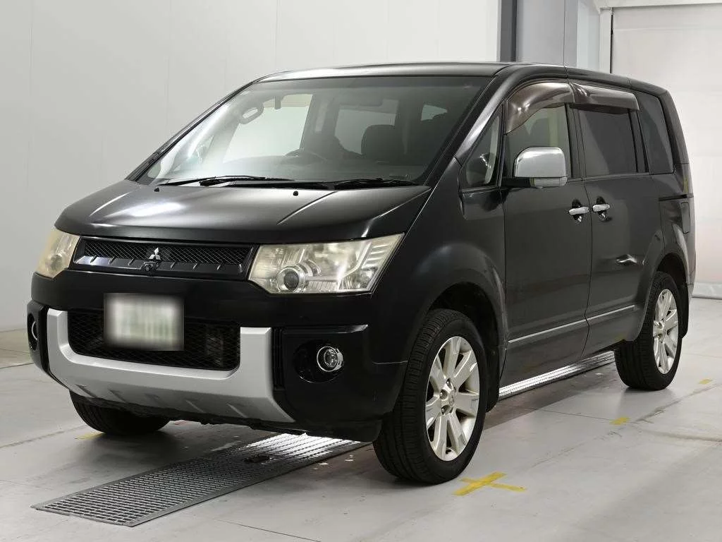 Mitsubishi Delica D:5  с аукциона в Японии