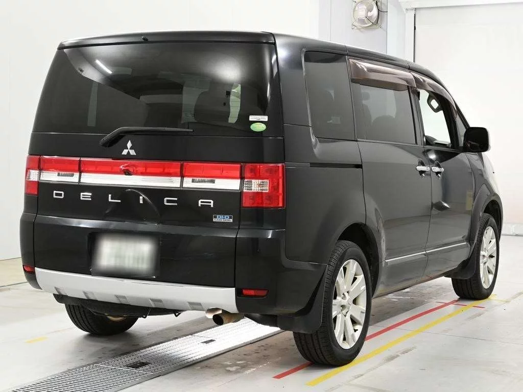 Mitsubishi Delica D:5  с аукциона в Японии