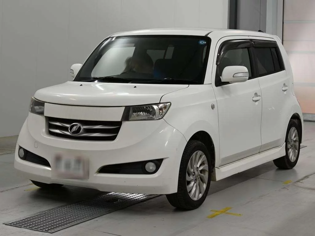 Toyota bB  с аукциона в Японии
