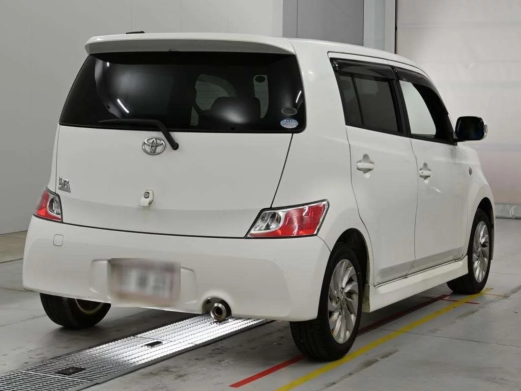 Toyota bB  с аукциона в Японии