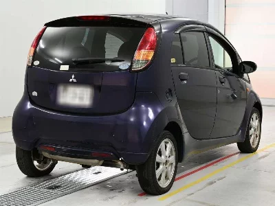 Mitsubishi i