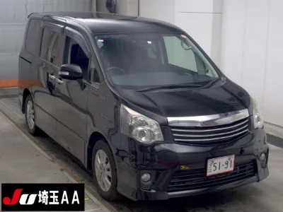 TOYOTA NOAH