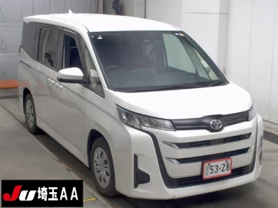 TOYOTA NOAH