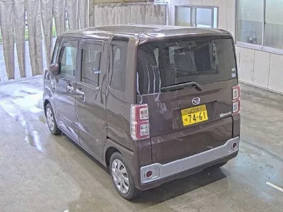 DAIHATSU WAKE