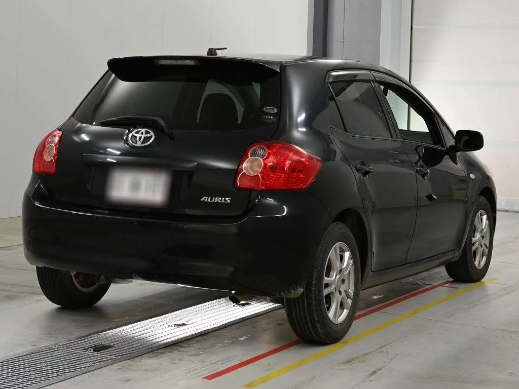 Toyota Auris  с аукциона в Японии